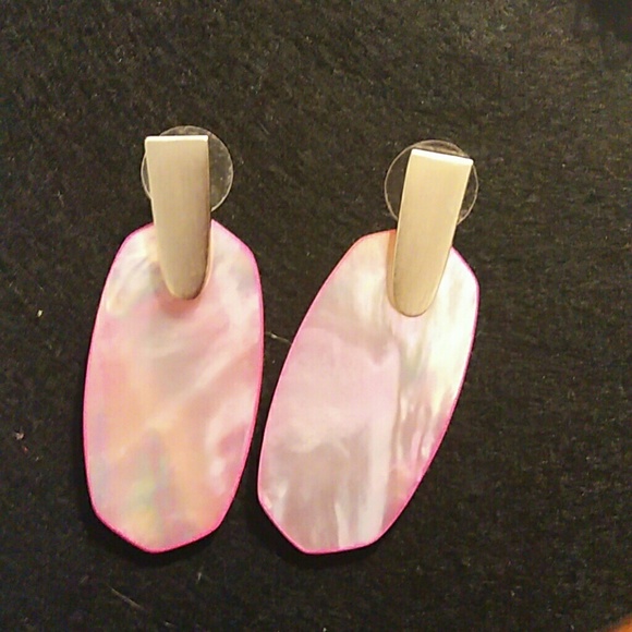 Kendra Scott Jewelry - 🍑 Just Reduced 🍑NWOT!! Kendra Scott earrings